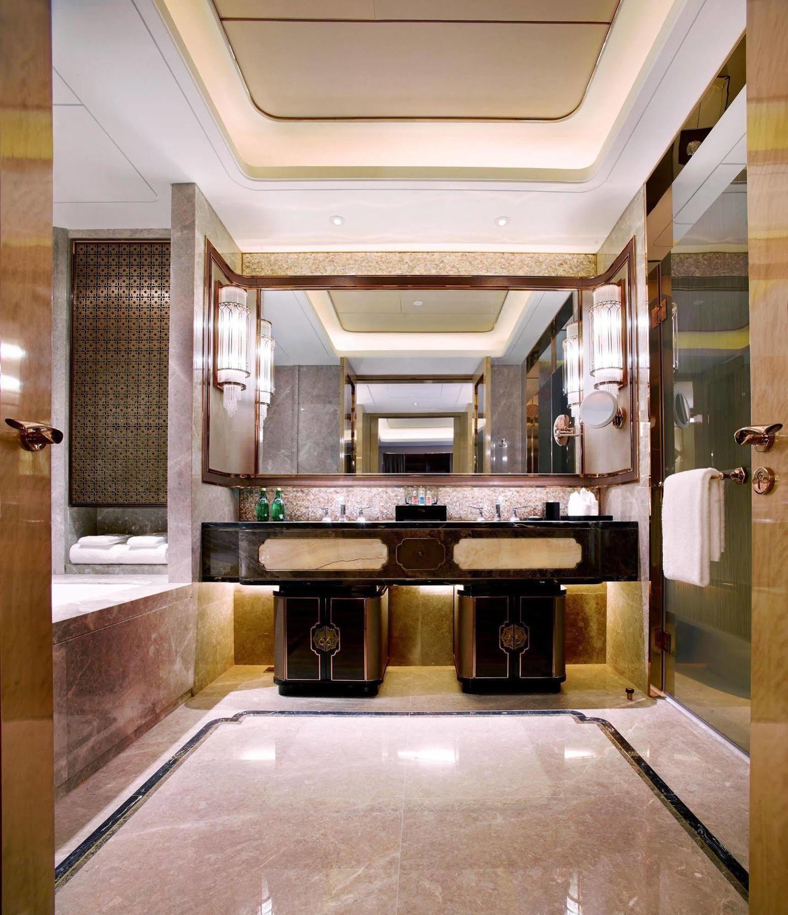 Wanda Vista Hohhot Hotel Bagian luar foto